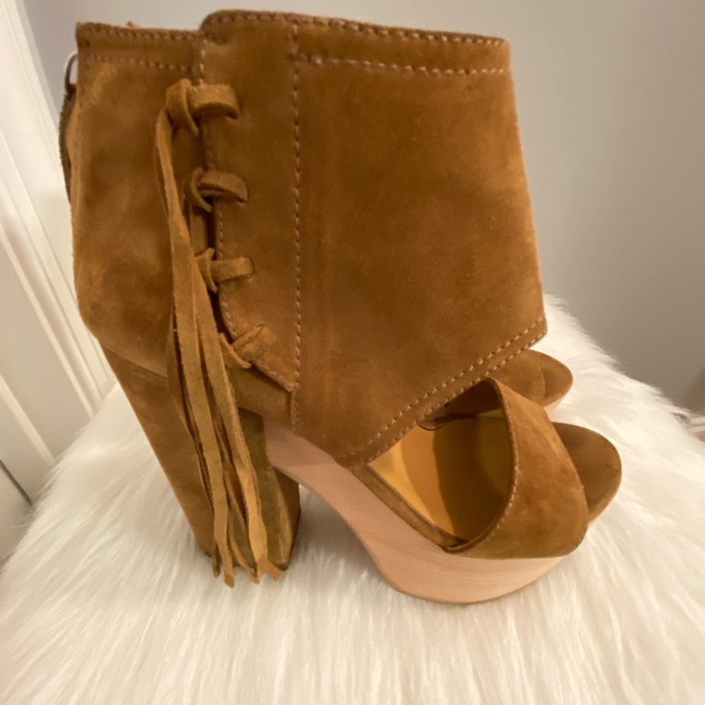 HOST PICK ‼️Polo Ralph Lauren Wooden-Platform Suede Sandal